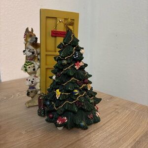 San Francisco Music Box Company Christmas Dogs at Door Happy Howliday